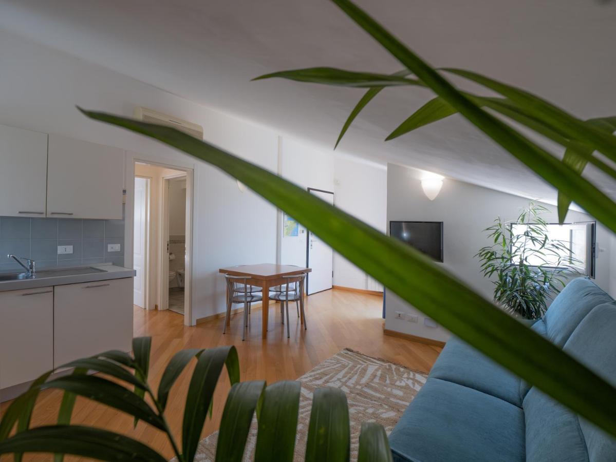 Appartamento Mimosa "A Casa Felice" Pietra Ligure Exterior foto